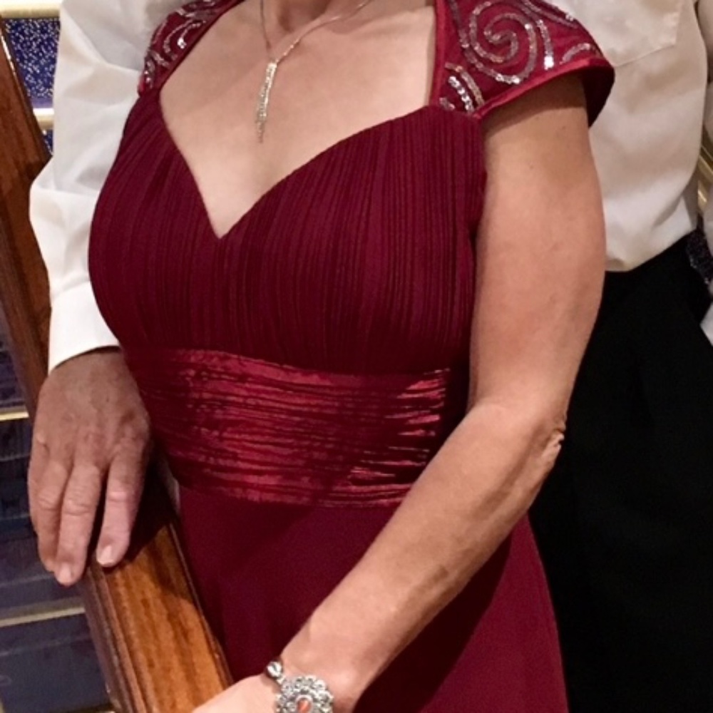 Evening Gown - Picture 1 of 2